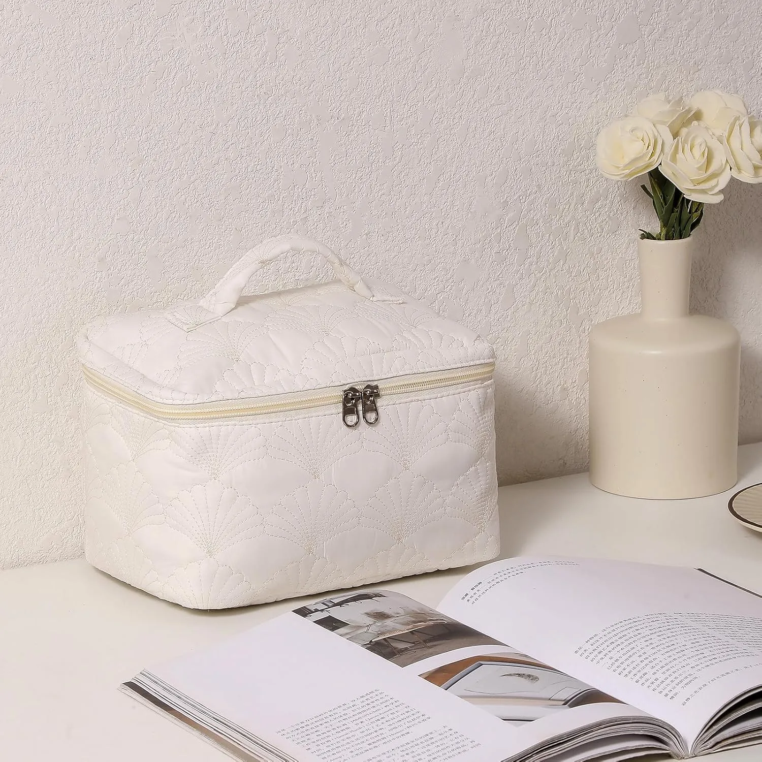 3Pcs Quilted Cotton Coquette Makeup bag, Coastal Granddaughter Aesthetic Cosmetic Bag, Cute Seashell Portable Travel Toiletry Pouch (08 3Pcs White)