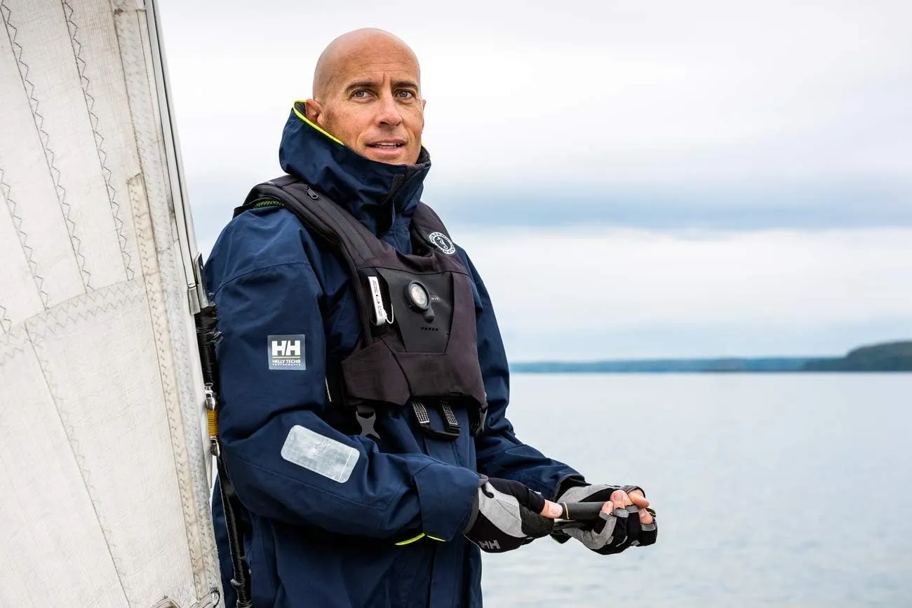 Helly-Hansen Pier 3.0 Coastal Sailing Jacket for Men - Waterproof, Windproof, and Breathable, with Packable Neon Yellow Hood