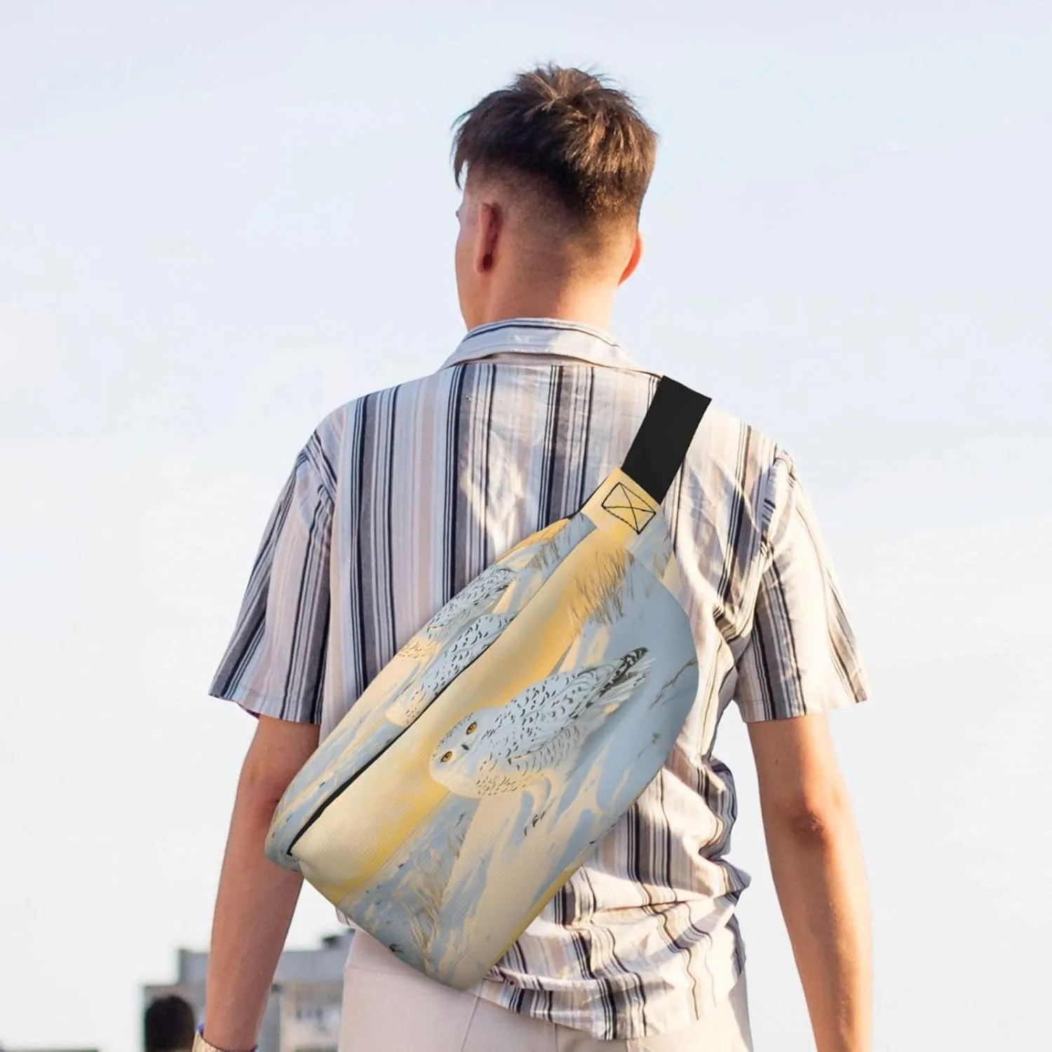 Snowy Owl In A Coastal Beach Snowy Fanny Pack For Women Man, Waist Belt Bag Crossbody For Sports Travel Hiking Running Jogging