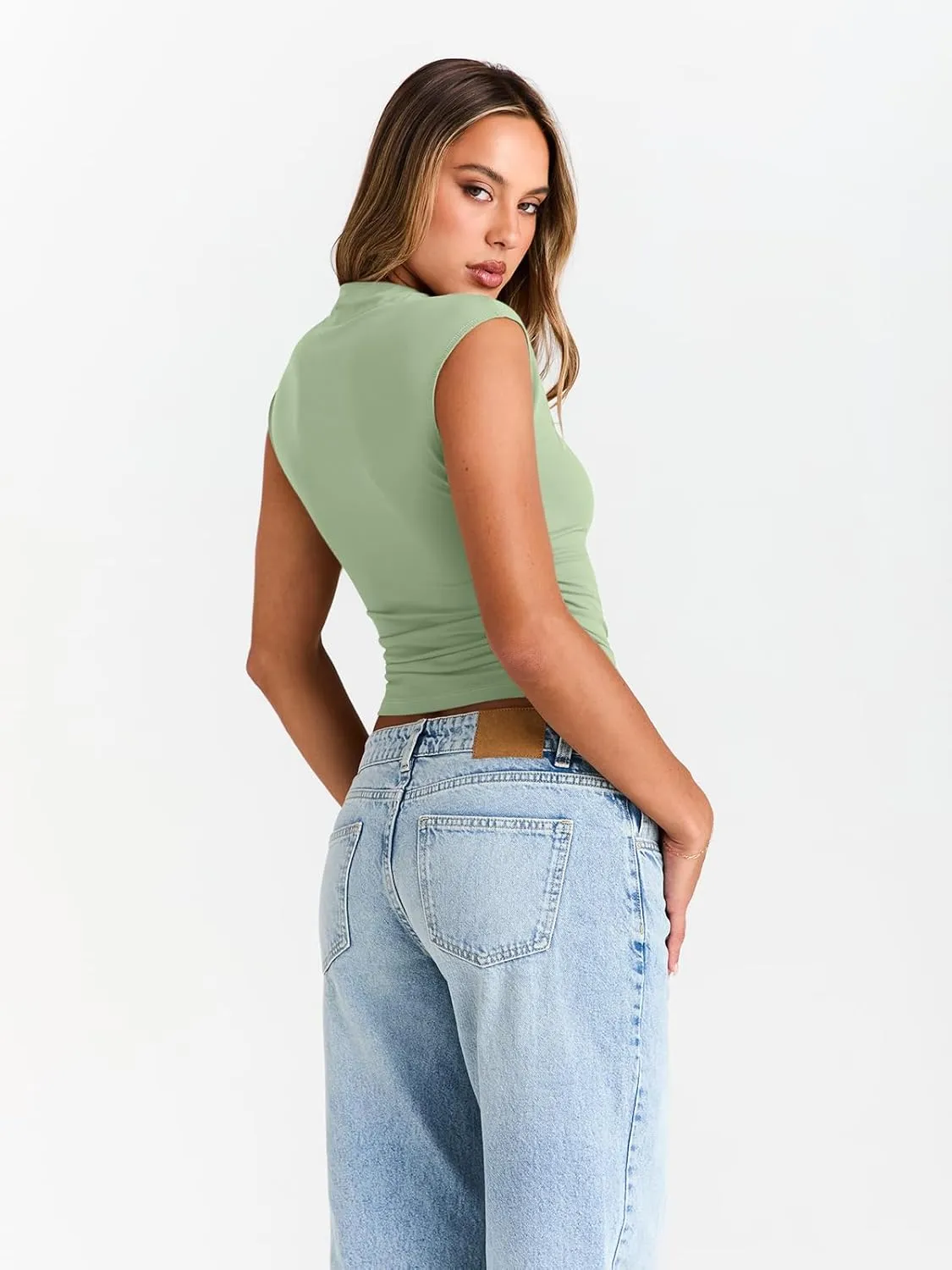 Trendy Queen Women's Going Out Basic Tank Tops Mock Neck Spring Clothes Sleeveless Cute Shirts Summer Y2K Sexy Outfits 2025
