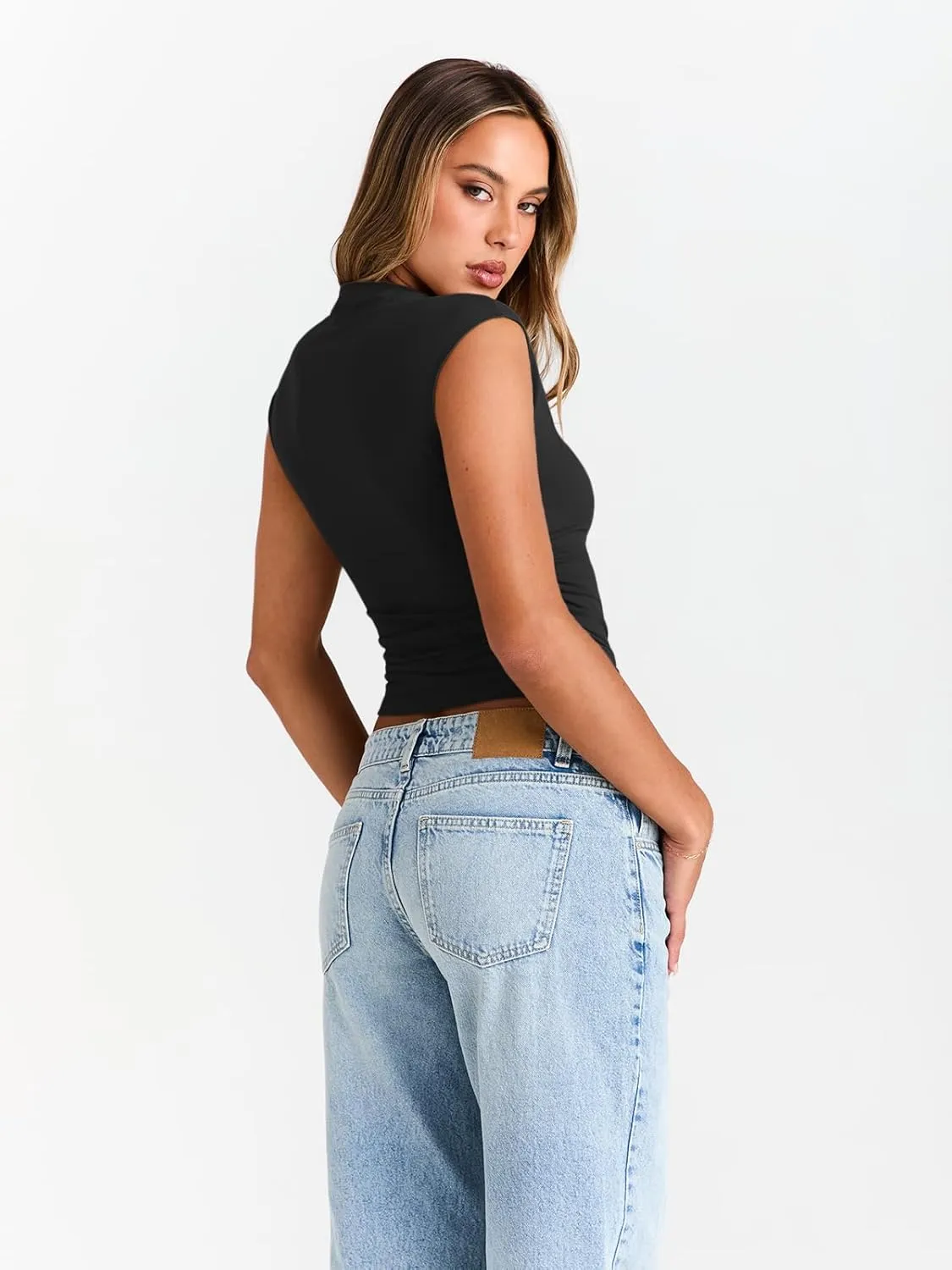 Trendy Queen Women's Going Out Basic Tank Tops Mock Neck Spring Clothes Sleeveless Cute Shirts Summer Y2K Sexy Outfits 2025