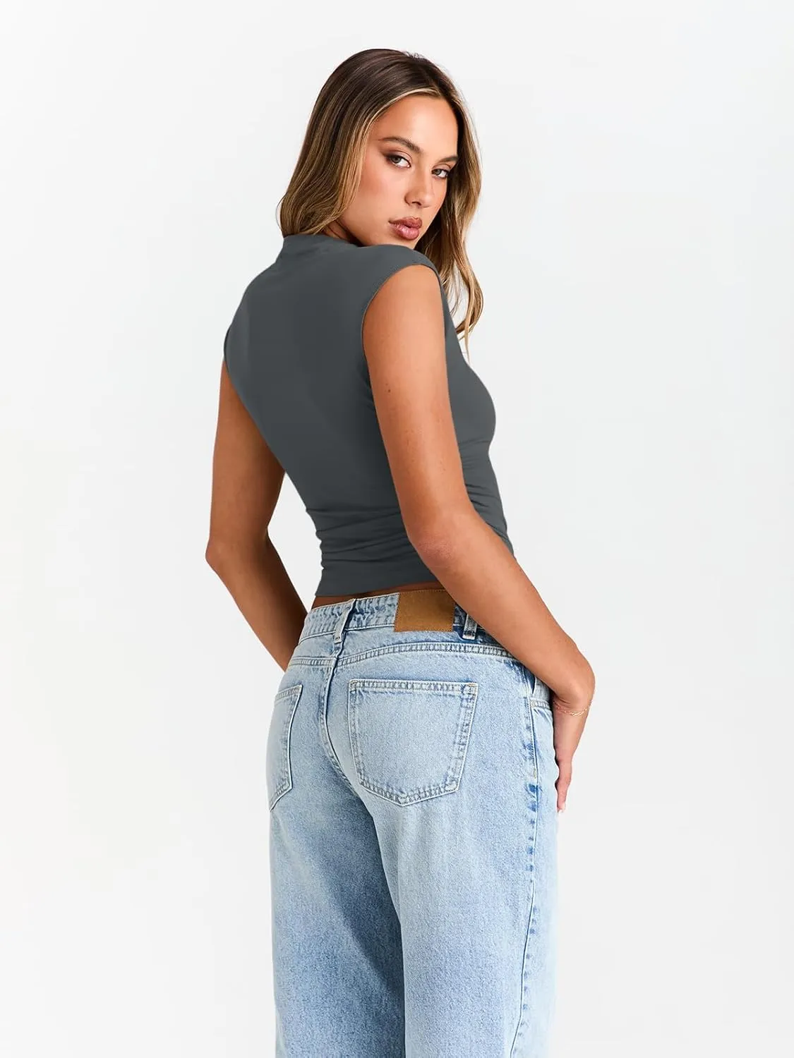 Trendy Queen Women's Going Out Basic Tank Tops Mock Neck Spring Clothes Sleeveless Cute Shirts Summer Y2K Sexy Outfits 2025
